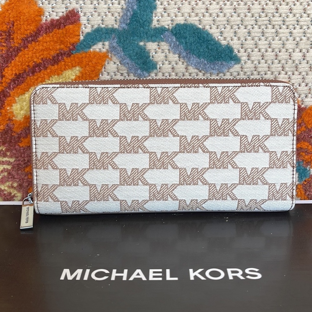 Michael Kors Men’s Women’s Cooper Tech Zip Around Continental Wallet
Cream Multi